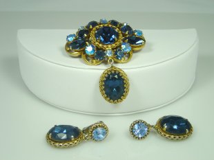 Regency Blue Pin/Pendant Set