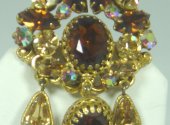 Regency Brown Dangle Brooch Pendant Set